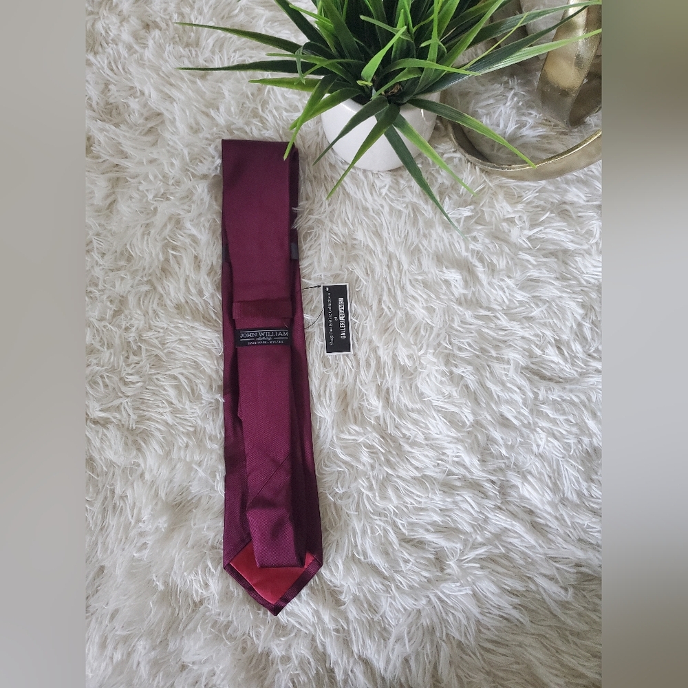 100% Silk Burgundy Handmade Neck Tie NEW - Picture 2 of 4